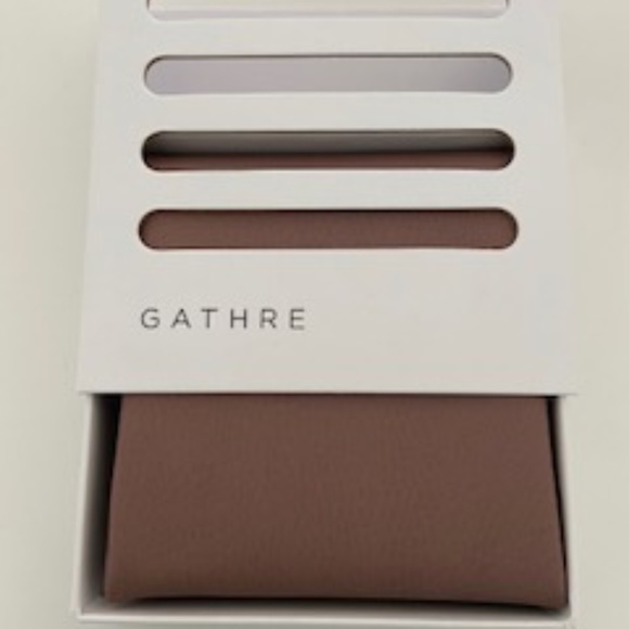 Gathre Micro Extra Small Leather Changing Mat - Currant - Picture 2 of 3